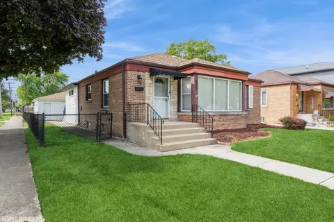 9858 S Sawyer Ave, Evergreen Park, IL 60805