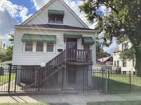 9218 S Phillips Ave, Chicago, IL 60617