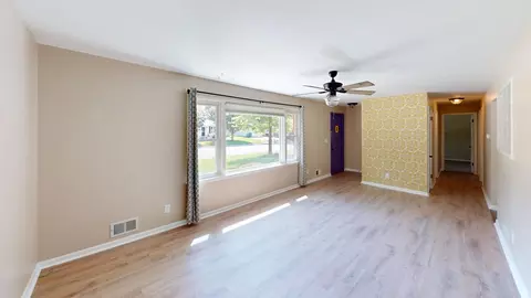 Living - 471 Ida Ln, Bradley, IL 60915 photo 1 of 4