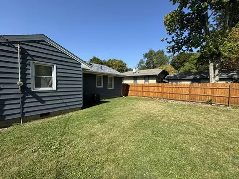 1104 S University St, Normal, IL 61761 photo 16