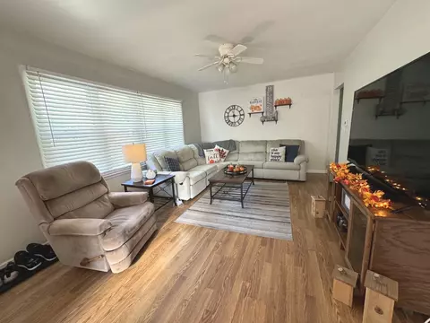1104 S University St, Normal, IL 61761 photo 2