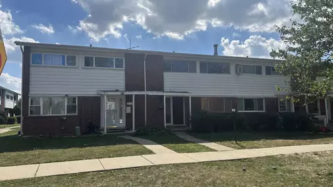 Exterior - 8017 W Lyons St, Niles, IL 60714 photo 2 of 3