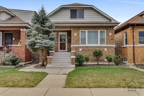 5541 W Roscoe St, Chicago, IL 60641