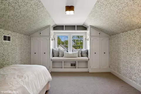 Bedroom - 342 E Scranton Ave, Lake Bluff, IL 60044 photo 4 of 6
