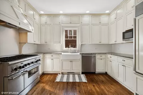 Kitchen - 342 E Scranton Ave, Lake Bluff, IL 60044 photo 2 of 2