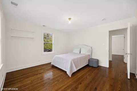 Bedroom - 342 E Scranton Ave, Lake Bluff, IL 60044 photo 2 of 6