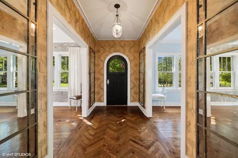 Entry Way - 342 E Scranton Ave, Lake Bluff, IL 60044 photo 1 of 1