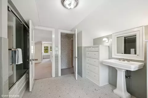 Bath - 342 E Scranton Ave, Lake Bluff, IL 60044 photo 5 of 5