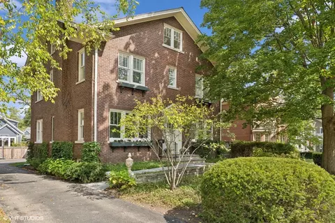 Exterior - 342 E Scranton Ave, Lake Bluff, IL 60044 photo 2 of 4