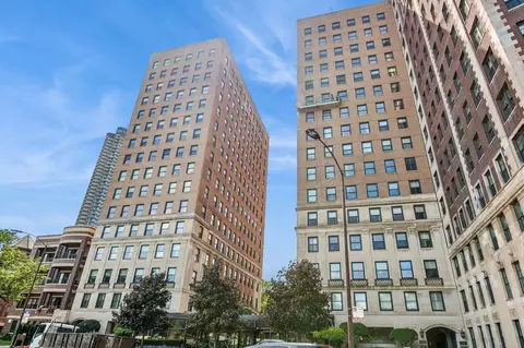 3730 N Lake Shore Dr #16B, Chicago, IL 60613