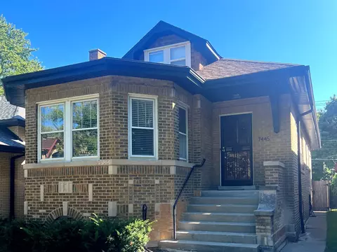 7445 N Rockwell St, Chicago, IL 60645