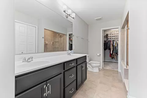 Bath - 952 Station Blvd, Aurora, IL 60504 photo 1 of 3