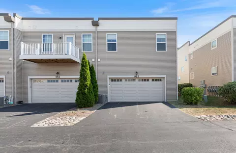 Exterior - 952 Station Blvd, Aurora, IL 60504 photo 1 of 3