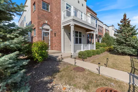 Exterior - 952 Station Blvd, Aurora, IL 60504 photo 3 of 3