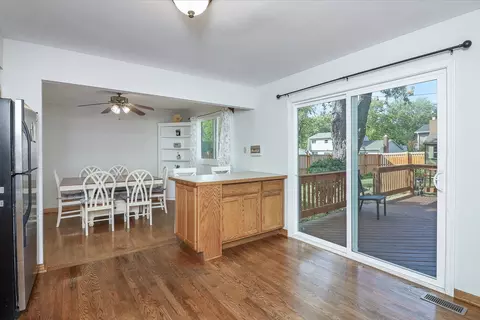 1297 E Hull Dr, Wheaton, IL 60189 photo 6