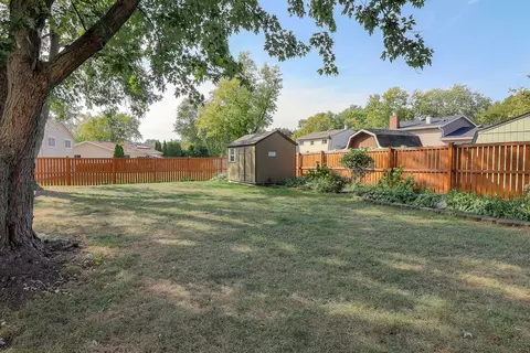 1297 E Hull Dr, Wheaton, IL 60189 photo 22