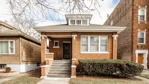 8451 S Phillips Ave, Chicago, IL 60617