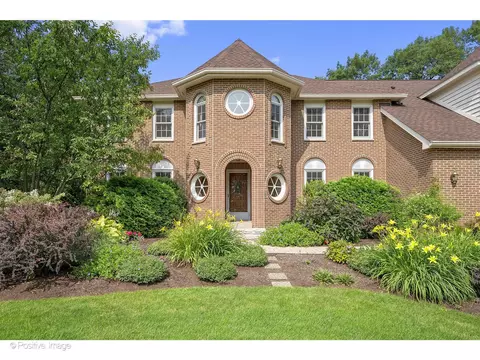 7 S660 Hobson Trails Dr, Naperville, IL 60540