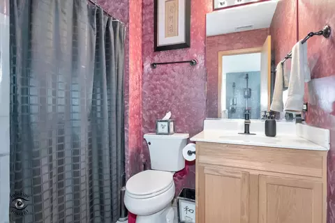 Bath - 6925 Clearwater Dr, Plainfield, IL 60586 photo 4 of 4