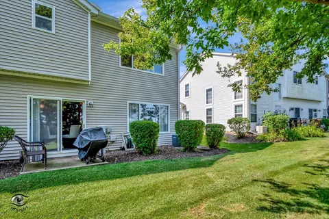 Exterior - 6925 Clearwater Dr, Plainfield, IL 60586 photo 5 of 6