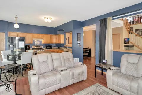 Living - 6925 Clearwater Dr, Plainfield, IL 60586 photo 4 of 5