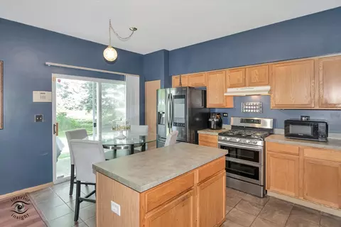 Kitchen - 6925 Clearwater Dr, Plainfield, IL 60586 photo 2 of 2