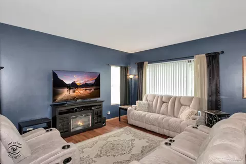 Living - 6925 Clearwater Dr, Plainfield, IL 60586 photo 3 of 5