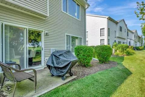 Exterior - 6925 Clearwater Dr, Plainfield, IL 60586 photo 4 of 6