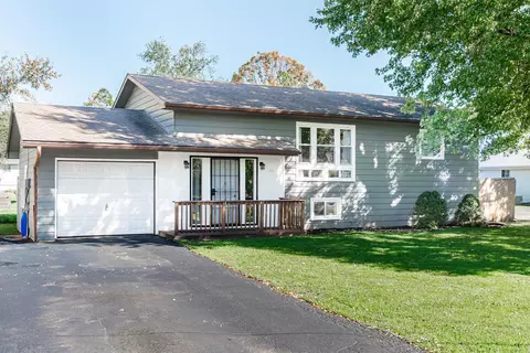 505 S 4th St, Malta, IL 60150