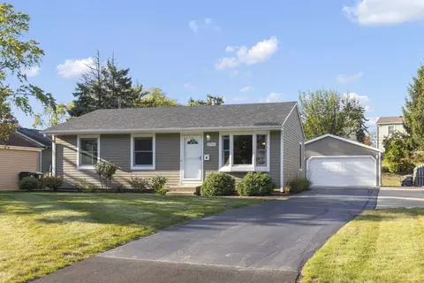 2762 Forest Glen Pkwy, Woodridge, IL 60517