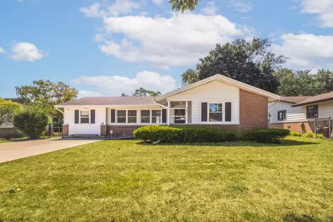 383 Laurel St, Elk Grove Village, IL 60007