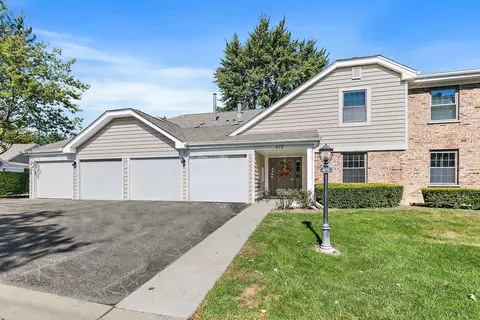 472 Lambert Dr #B2, Schaumburg, IL 60193