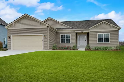 1203 Coolidge Ct, Sycamore, IL 60178