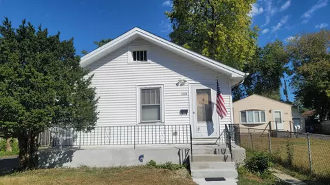 1724 Salem Ave, Waukegan, IL 60085