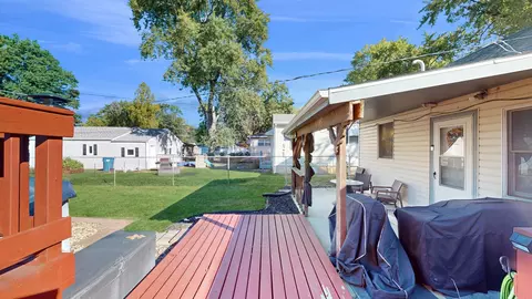 Exterior - 655 S Main Ave, Kankakee, IL 60901 photo 8 of 11
