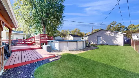 Exterior - 655 S Main Ave, Kankakee, IL 60901 photo 4 of 11