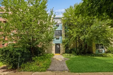 1436 W Farwell Ave #3C, Chicago, IL 60626