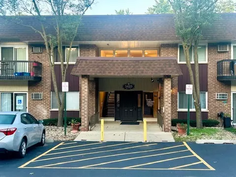 3425 83rd St #D24, Woodridge, IL 60517