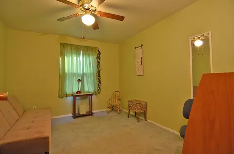 Bedroom - 826 Tomahawk Dr, Ottawa, IL 61350 photo 3 of 3