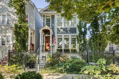 3806 N Hermitage Ave, Chicago, IL 60613