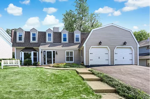 5557 S Quincy St, Hinsdale, IL 60521