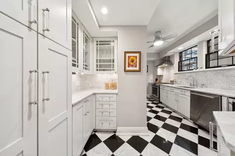 210 E Pearson St #3B, Chicago, IL 60611 photo 13