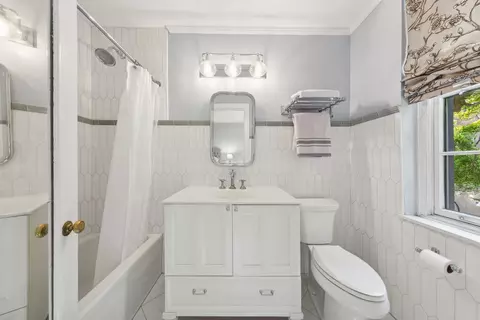 210 E Pearson St #3B, Chicago, IL 60611 photo 20