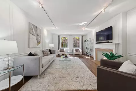 210 E Pearson St #3B, Chicago, IL 60611 photo 3