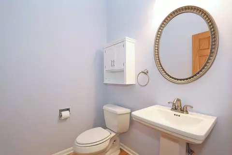 Bath - 214 Remington Dr, Bartlett, IL 60103 photo 1 of 4