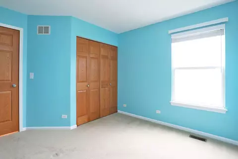 Bedroom - 214 Remington Dr, Bartlett, IL 60103 photo 2 of 3