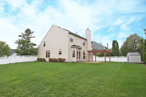 Exterior - 214 Remington Dr, Bartlett, IL 60103 photo 4 of 8