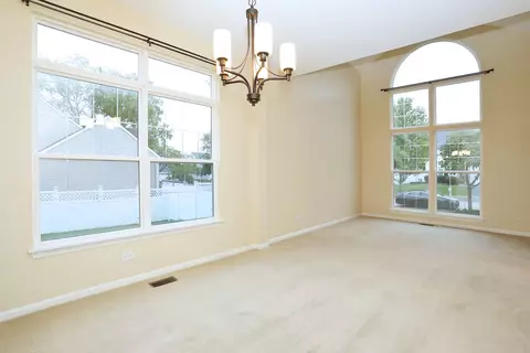 Living - 214 Remington Dr, Bartlett, IL 60103 photo 3 of 8