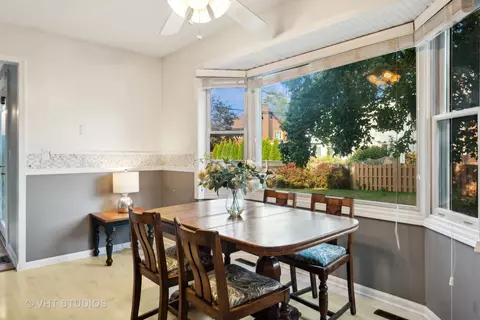 Dining - 731 Garth Rd, Wheeling, IL 60090 photo 2 of 2