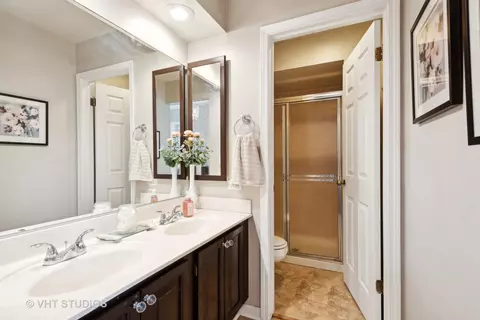 Bath - 731 Garth Rd, Wheeling, IL 60090 photo 2 of 2
